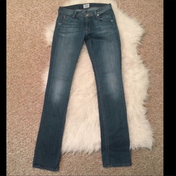 Hudson Jeans Denim - NWOT. Hudson jeans: Carly fit size: 27 flattering